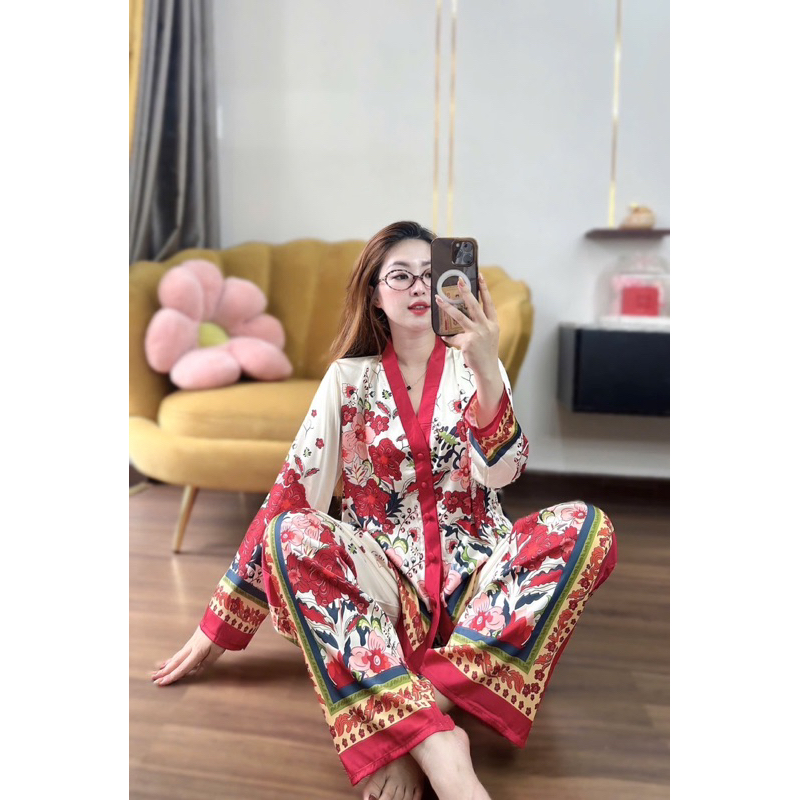Đồ bộ- set ngủ mặc nhà pijama hoa đỏ cổ Y lụa latin mềm mịn mát