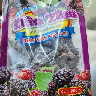 200gr -Đặc sản Đà Lạt kẹo dâu tằm, được chế biến từ những quả dâu chín mọng,cơ sở sản xuất Kim Thịnh,date xa 12 tháng