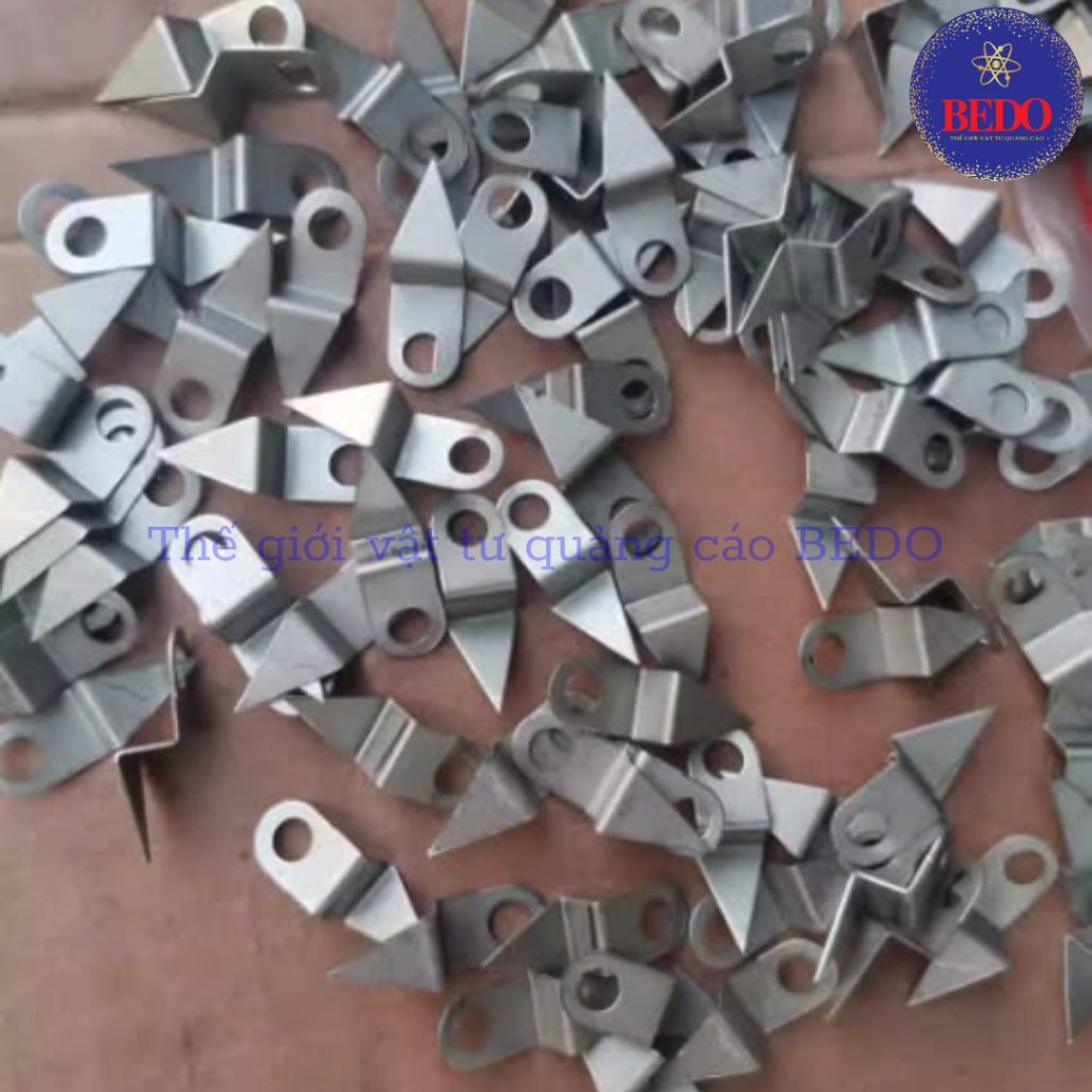 [ Túi 1000 Cái ] Ke Góc Nhọn Đỡ Hậu Chữ Nổi BEDO Thép 20x5x7mm Ke Đỡ Formex Chữ Nổi Quảng Cáo