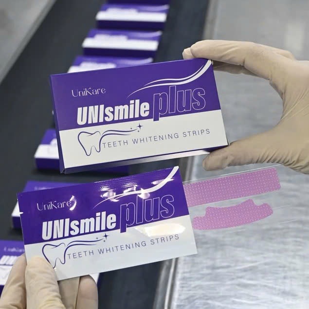 Ảnh Miếng Dán Hỗ Trợ Trắng Răng UNIsmile PLUS, Hỗ Trợ Sáng Răng Ố Vàng, Hỗ Trợ Làm Sạch Mảng Bám Cao Răng - Hộp 5 Miếng 4