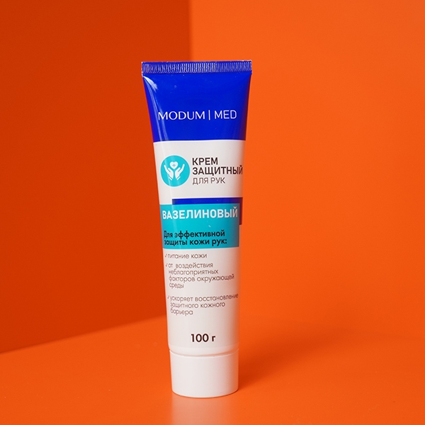 Kem dưỡng tay khô với lớp Sillicone/ Vaseline bảo vệ