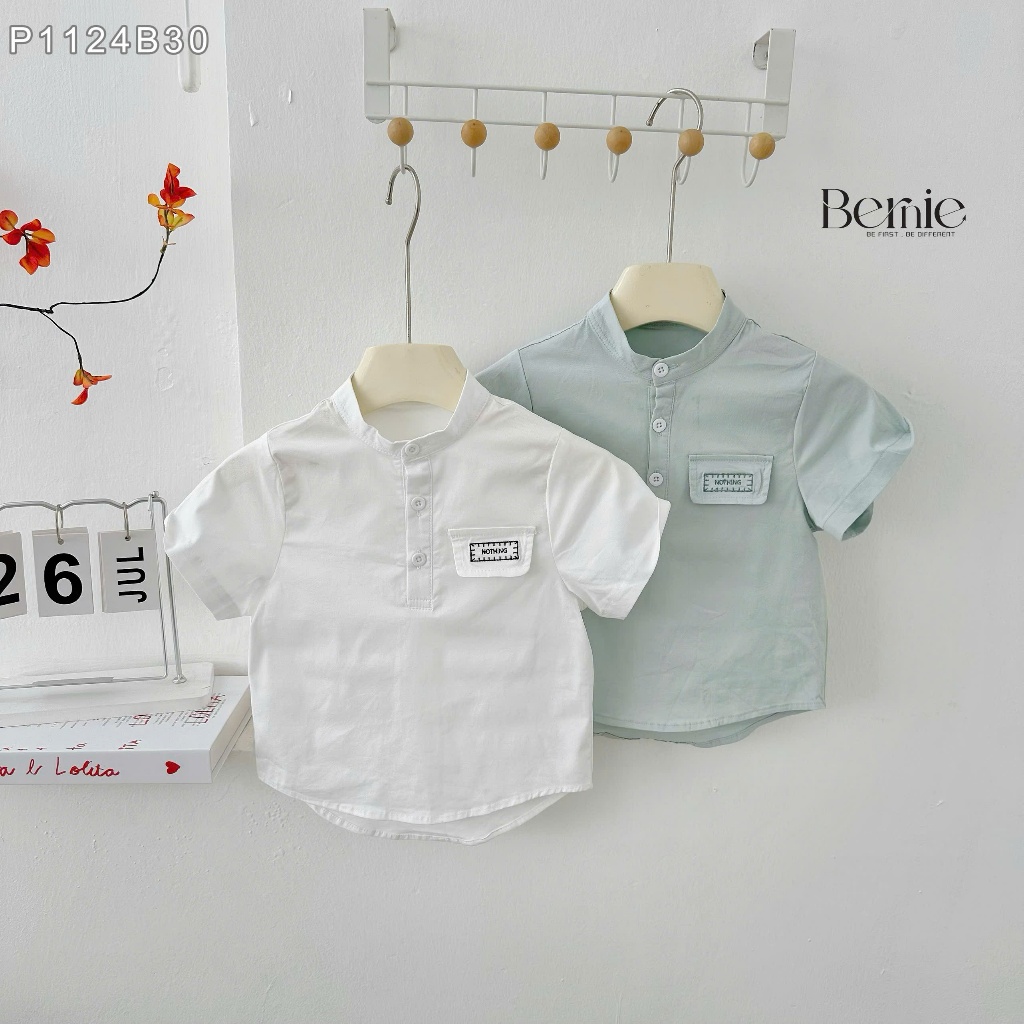 Bộ sơ mi cổ tàu Hàn Quốc cho bé trai, bộ sơ mi cổ trụ trơn phối nắp túi phối quần kaki cá tính P1124B30