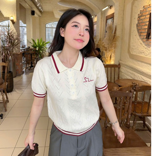 Áo len nữ ngắn tay phối cổ bẻ polo dệt kim trám bề mặt len lông thỏ phối cúc thêu hình PL16 DELIZ
