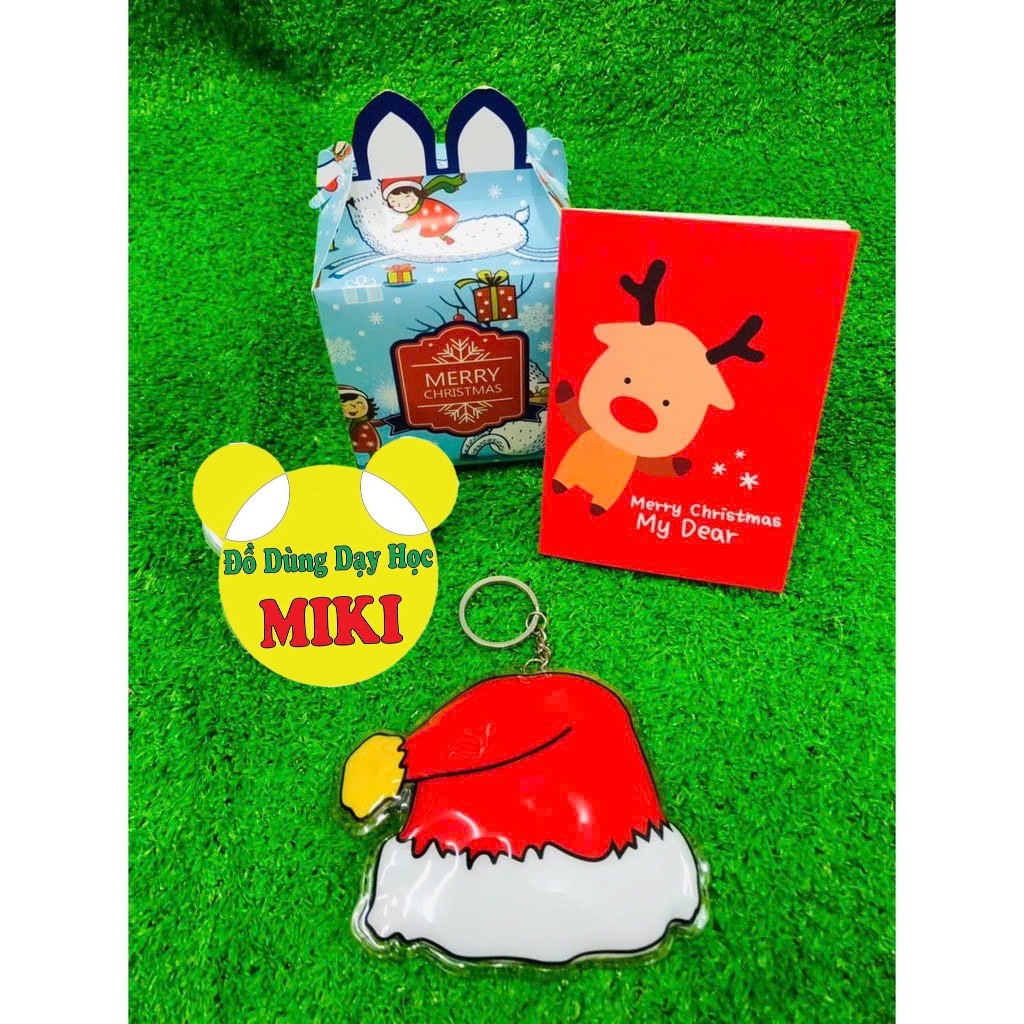 Combo quà giáng sinh gồm 1 hộp quà + 1 sổ + 1 móc khóa 3d mẫu noel