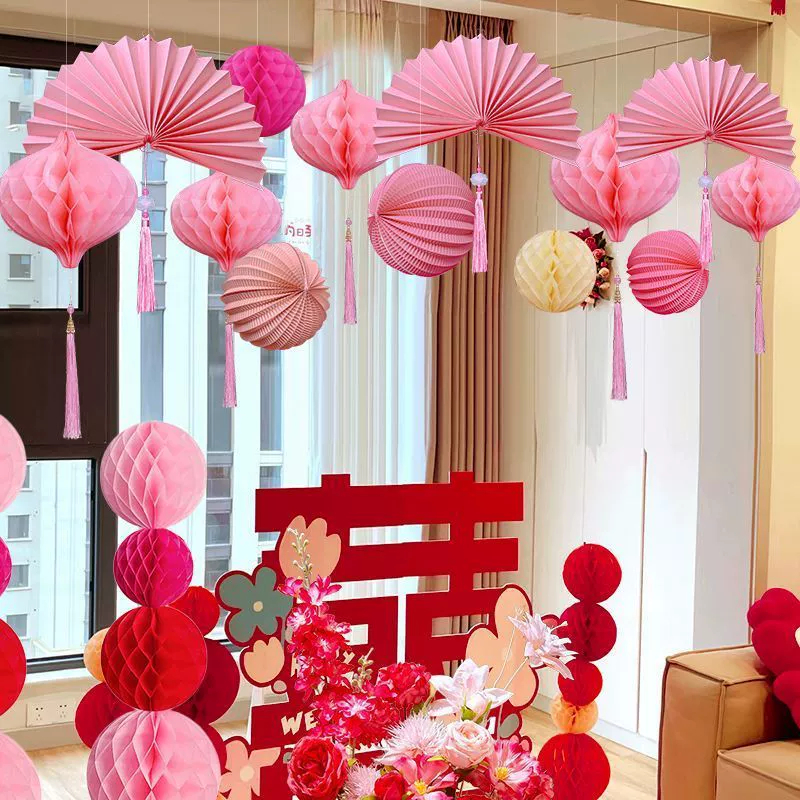 Đèn lồng tổ ong kèm tua rua trang trí lễ hội, đám cưới, trang trí phòng khách, decor quán - Kem Shop K75