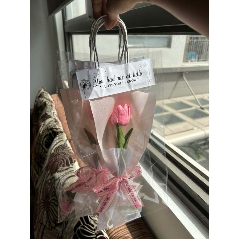 [QUÀ TẶNG ] Túi hoa TuLip Xinh Xắn ( Hoa + túi như hình )