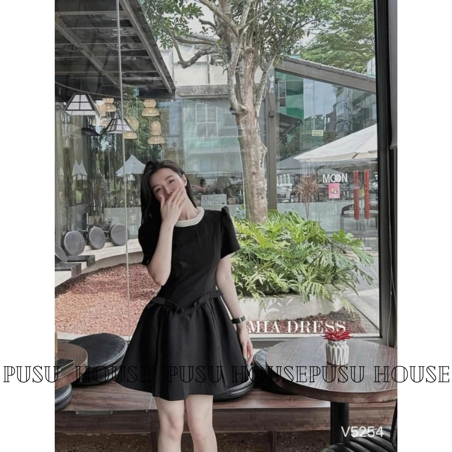 Đầm đen dự tiệc dáng xòe nơ eo cổ đính đá sang trọng-PUSU HOUSE