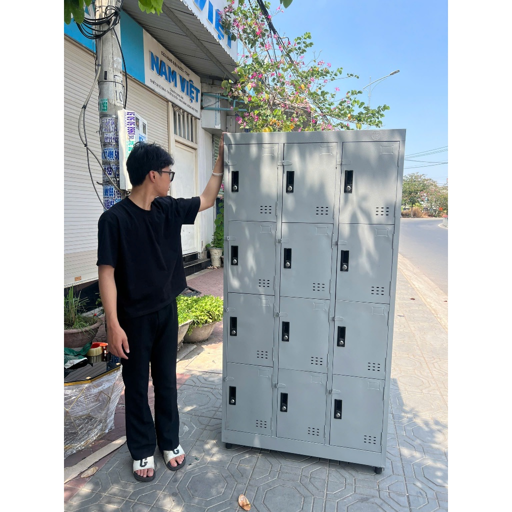 Tủ locker sắt 15 ngăn đựng đồ dùng cá nhân, giá tốt tại xưởng.