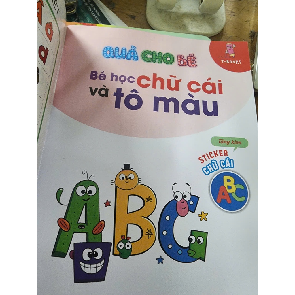 Ảnh sách - Quà cho bé - Bé học chữ cái và tô màu tặng kèm sticker chữ cái 4