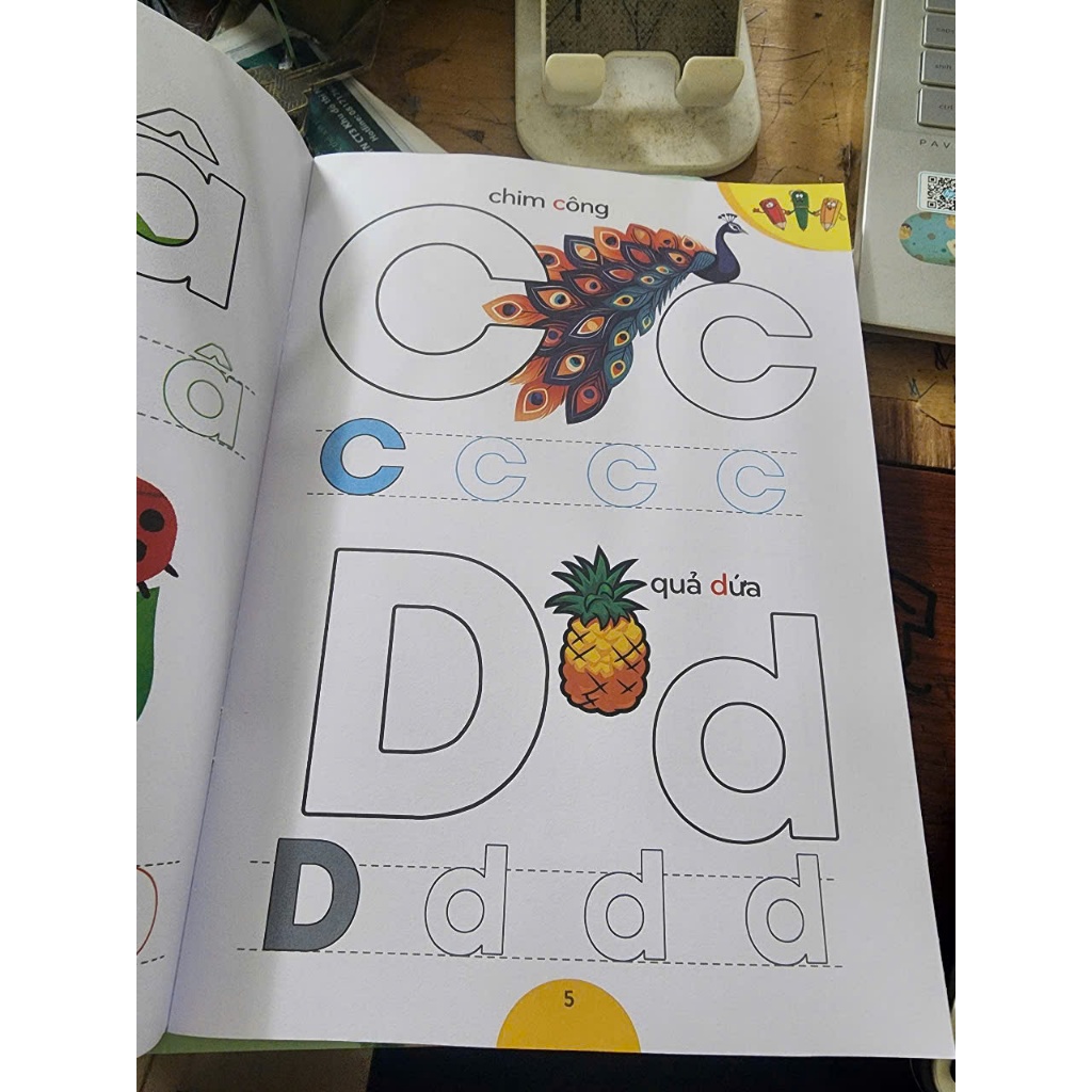 Ảnh sách - Quà cho bé - Bé học chữ cái và tô màu tặng kèm sticker chữ cái 2