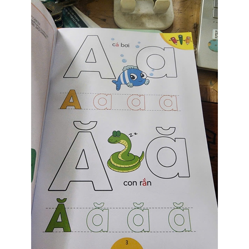 Ảnh sách - Quà cho bé - Bé học chữ cái và tô màu tặng kèm sticker chữ cái 3
