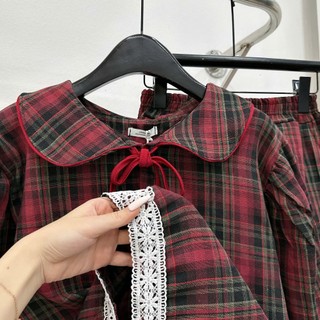 Set Bộ Đồ Pyjama Đồ Ngủ Nữ Kẻ Caro Đỏ Áo Ngắn Tay Cổ Sen Dây Nơ Viền Gấu Ren Mix Quần Sooc Đùi Viền Bèo