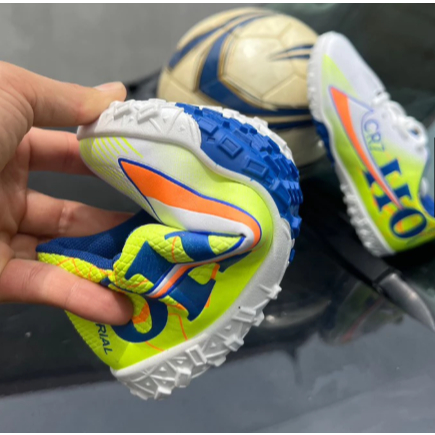 giày đá bóng cho bé trại bé gái khâu đế xanh lá đế chống trượt dẻo êm chân QC (sz31-sz41) CR7 (ảnh thật )