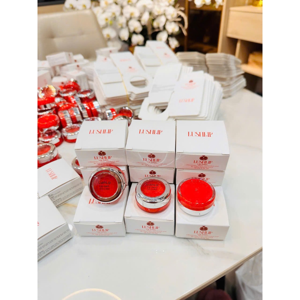 Dưỡng môi LUSHLIP VIP 2025 chiết xuất từ Lựu Đỏ, sử dụng kích màu môi