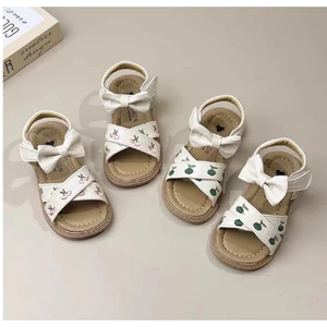 sandal bé gái dép quai hậu cho bé đi học nơ đáng yêu màu trắng thêu thời trang hè thu cho bé 1 tuổi D36