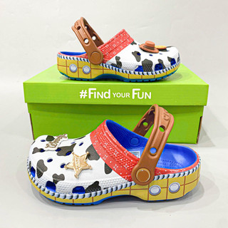 Sục Toy Story Woondy trẻ em, sục bò sữa tặng kèm charm y hình, dép sục chống trượt kháng khuẩn tốt an toàn cho bé