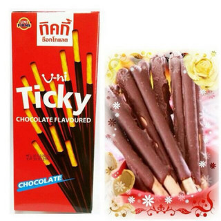 Bánh que đũa Ticky Thái Lan vị socola ,vị  dâu lốc (13 hộp)
