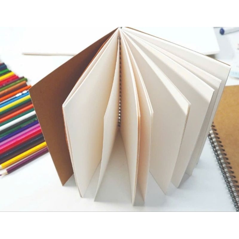Sketchbook bìa Kraft vs bìa Phong Lan: chọn mẫu nào cho bé gái, bé trai