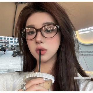 kính thời trang,gọng kính cận mắt mèo trong hack tuổi hot trend mới 2025-video shop tự quay