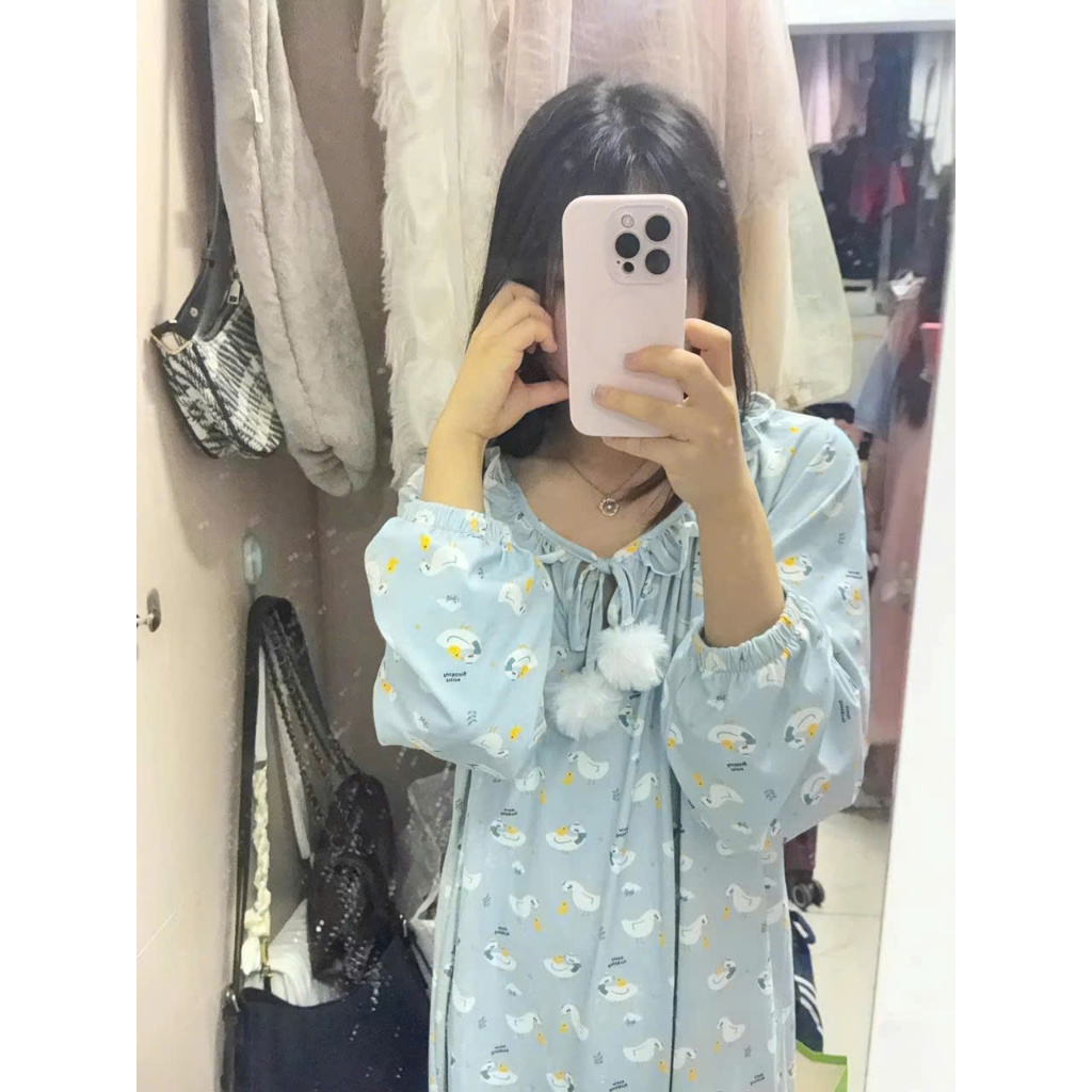 MEIQUIYI Đầm bèo xanh mặc ở nhà phom dài dưới gối cổ bèo kèm cục bông trắng