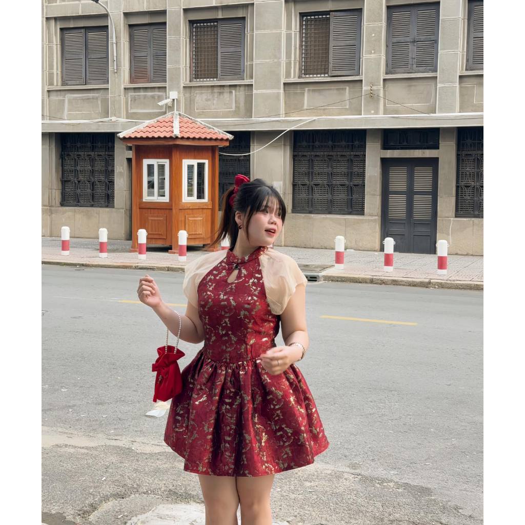 🍷ĐẦM BIGSIZE KT359 ĐẦM GẤM PHỐI VOAN ĐỎ ĐÔ ÁNH VÀNG 🔥𝐇𝐨𝐚̉ 𝐓𝐨̂́𝐜🔥 𝐌𝐄𝐎𝐈𝐍𝐃𝐀𝐇𝐎𝐔𝐒𝐄🔥𝐇𝐨𝐚̉ 𝐓𝐨̂́𝐜🔥 𝐌𝐄𝐎𝐈𝐍𝐃𝐀𝐇𝐎𝐔𝐒𝐄