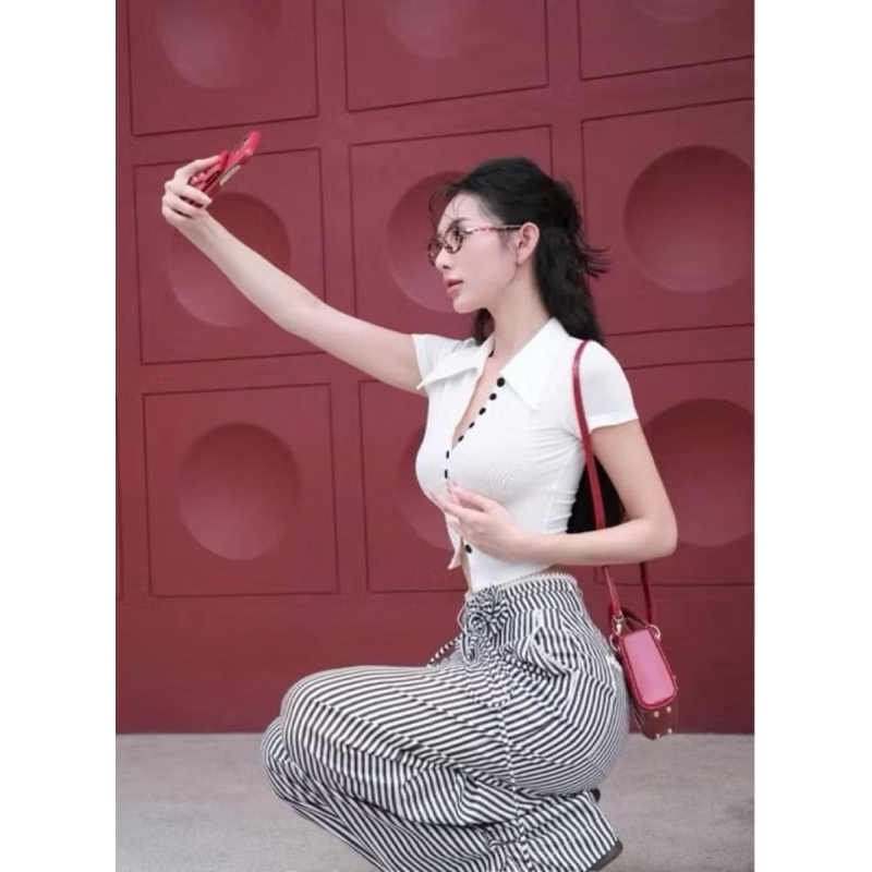 L333- sét bộ áo kiểu thun tăm đính nút cổ bẻ croptop mix quần sọc suông dài (38-55kg)