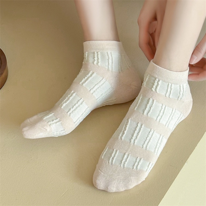 Vớ Tất cotton Nữ cổ thấp trái tim phong cách trẻ trung và năng động.