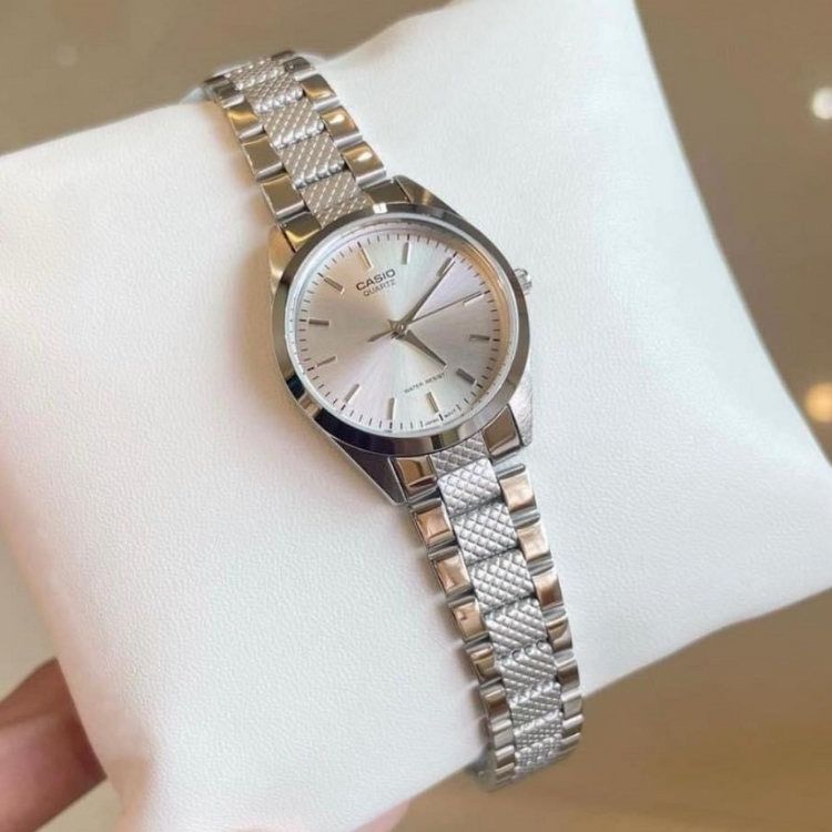Đồng Hồ Nữ Casio Tay Bé LTP-1274D-7ADF Sang Trọng Quý Phái Mặt Kính Khoáng Trắng 26mm Dây Kim Loại Không Gỉ Chính Hãng | BigBuy360 - bigbuy360.vn