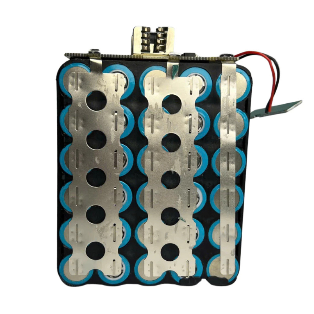 Pin Makita 30 Cell 21v - 15Ah Dung Lượng Cao, Chân Pin Phổ Thông 4cm, Có Đèn Báo Pin