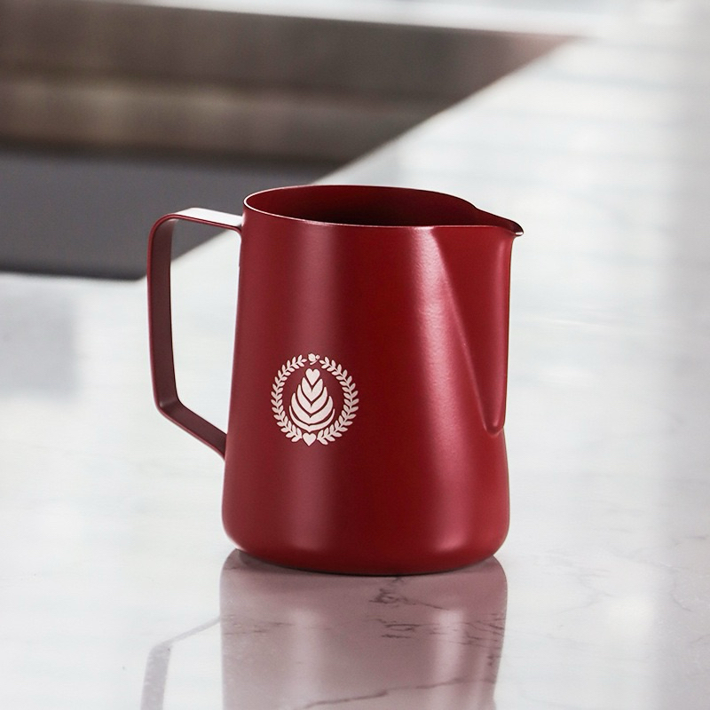 Ca Đánh Sữa Khắc Logo Tulip 600ml Inox 304 Mạ Titan