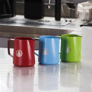 Ca Đánh Sữa Khắc Logo Tulip 600ml Inox 304 Mạ Titan