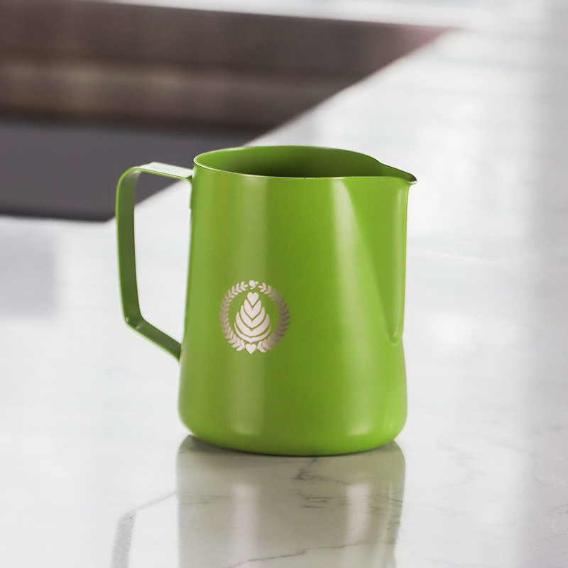 Ca Đánh Sữa Khắc Logo Tulip 600ml Inox 304 Mạ Titan