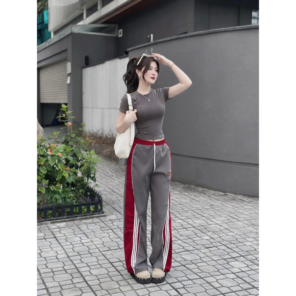 đồ bộ nữ, set đồ nữ phong cách thể thao năng động áo thun zip body phối quần cạp chun kể viền Donna hcom25319