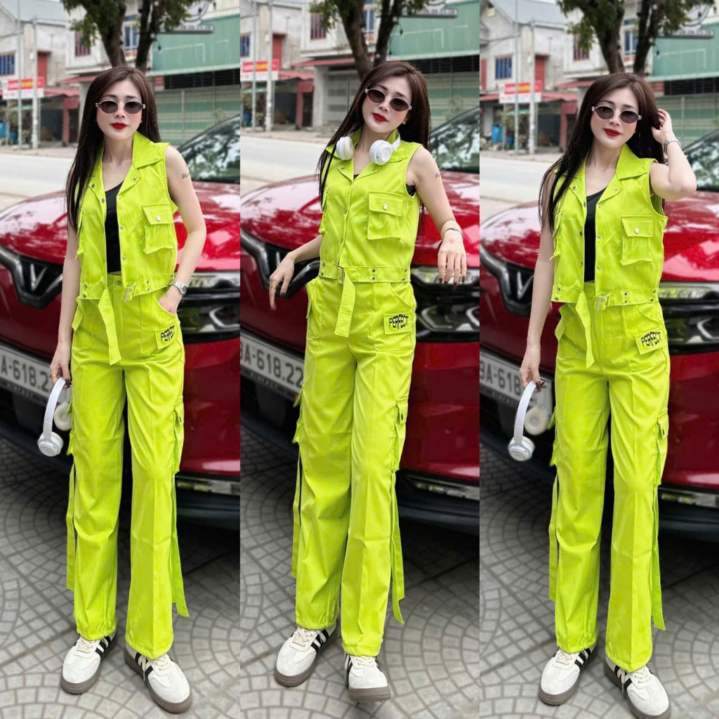 Bộ thể thao nữ gồm quần Jogger túi hộp ống rộng áo Gile cổ bẻ,in số 23, chất liệu kaki mềm.