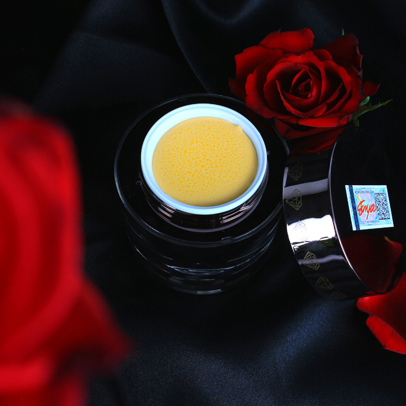 Kem dưỡng trắng da Đài loan cao cấp Holy Care Black Diamond 25G