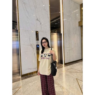 Set Bộ Đồ Nữ Mickey Stays In Dismey Áo Phông Be Ngắn tay Mix Quần Suông Kẻ Caro Đỏ