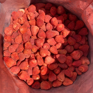Dâu Tây Sấy Giòn 1kg – Trái Cây Sấy Nguyên Trái, Giòn Ngon, Hương Vị Tự Nhiên