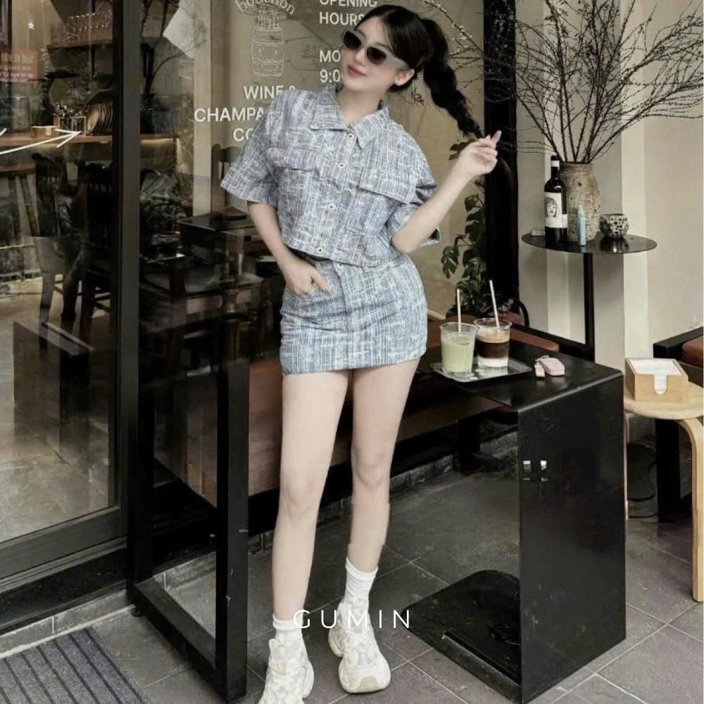 Set bộ áo váy GUMIN thiết kế 2 món gồm áo sơ mi cổ bẻ ngắn tay và chân váy ngắn có quần trong sang trọng cao cấp