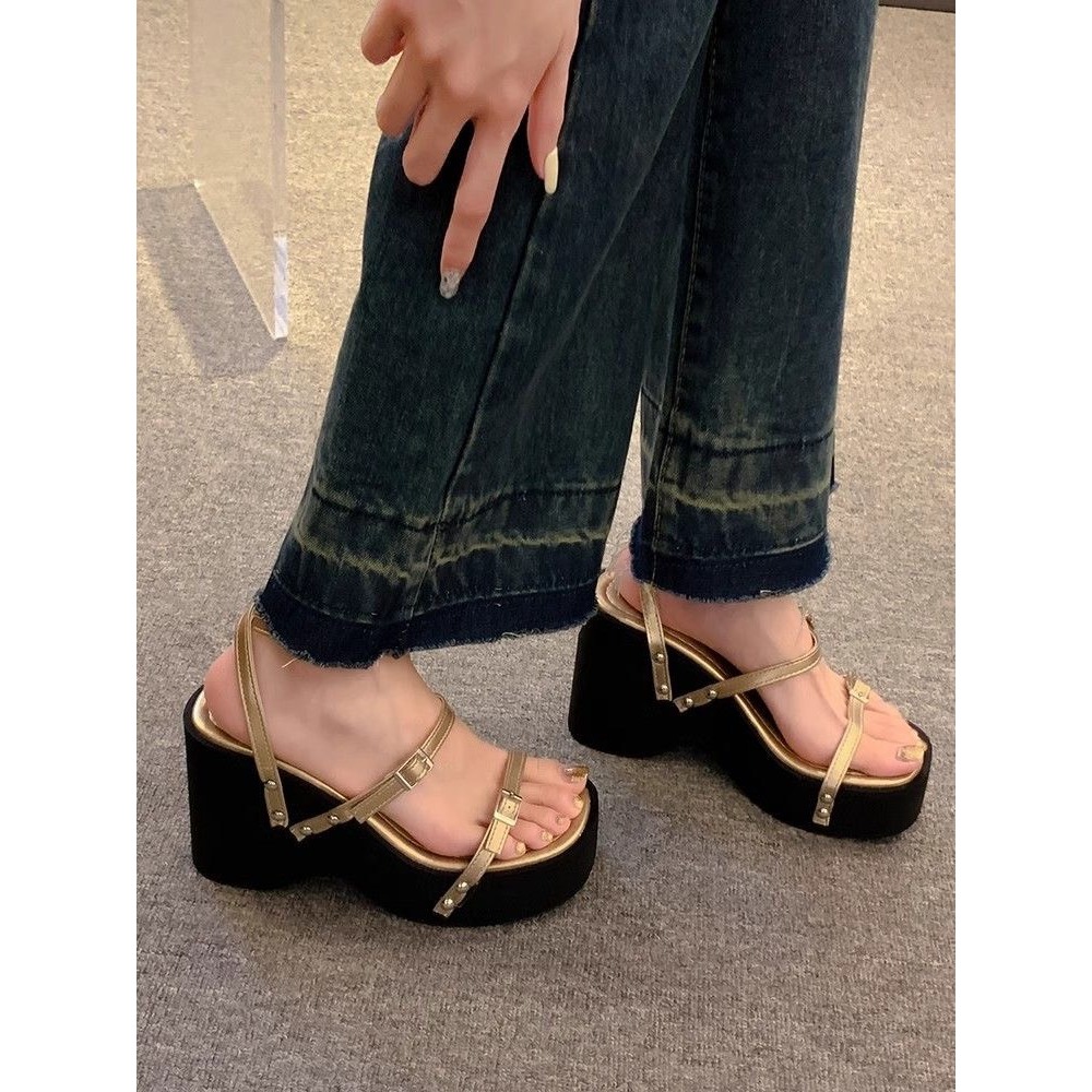 (Sẵn đen 37, bạc 35,38) Giày Sandal La Mã Quai Ngang Xu Hướng 2025 Đế Xuồng Cao 10cm Ulzzang