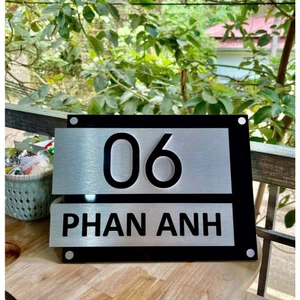 Bảng số nhà alu đen nhám + bạc xước số nổi nhiều kích thước