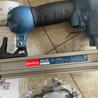 Máy bắn đinh thẳng Dongcheng D03-F30 chính hãng