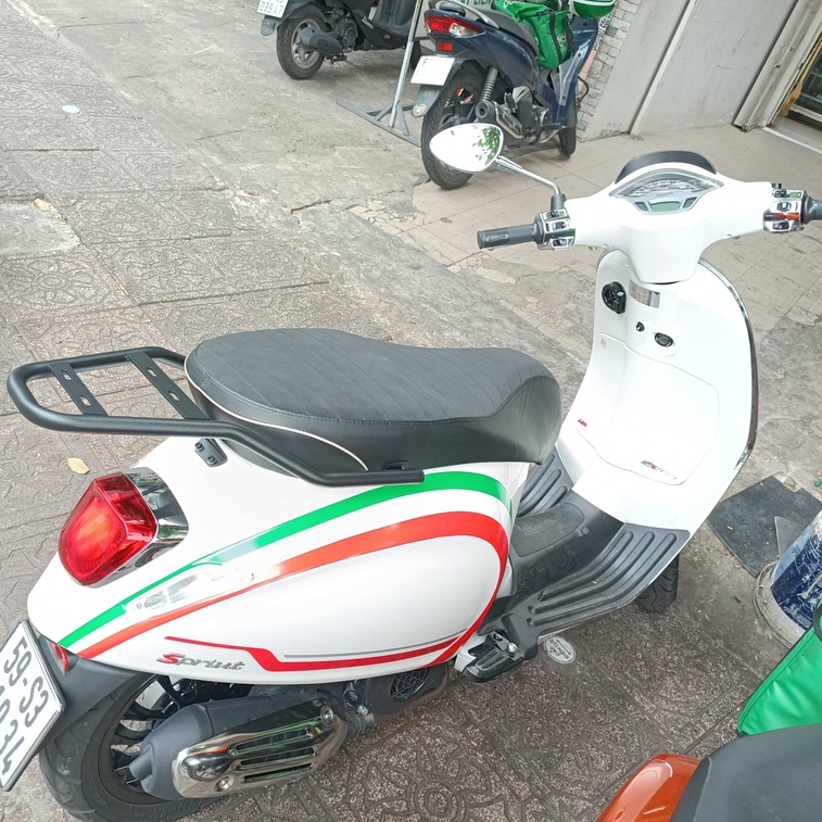 Baga sau chịu lực Givi SR Vespa Sprint