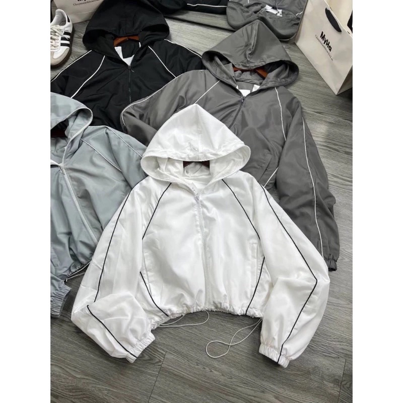 TRẮNG CROPTOP MŨ GÂN