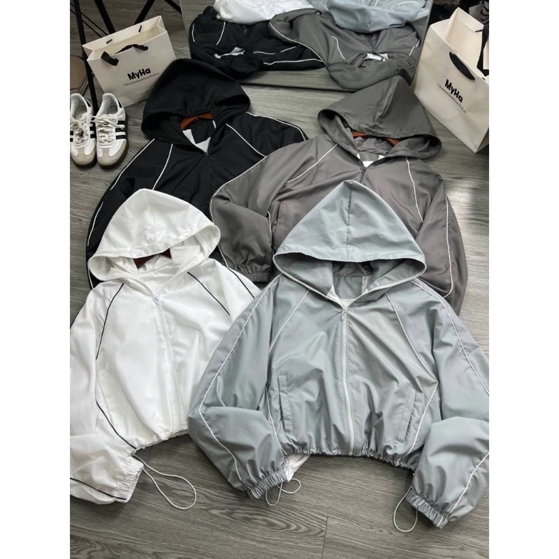 ĐEN CROPTOP MŨ GÂN