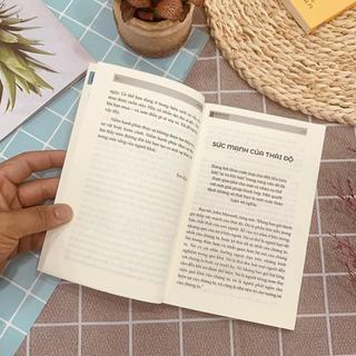 Sách - Chạm Vào Hạnh Phúc: 100 Câu Chuyện Khiến Bạn Mỉm Cười Mỗi Ngày - MCBooks