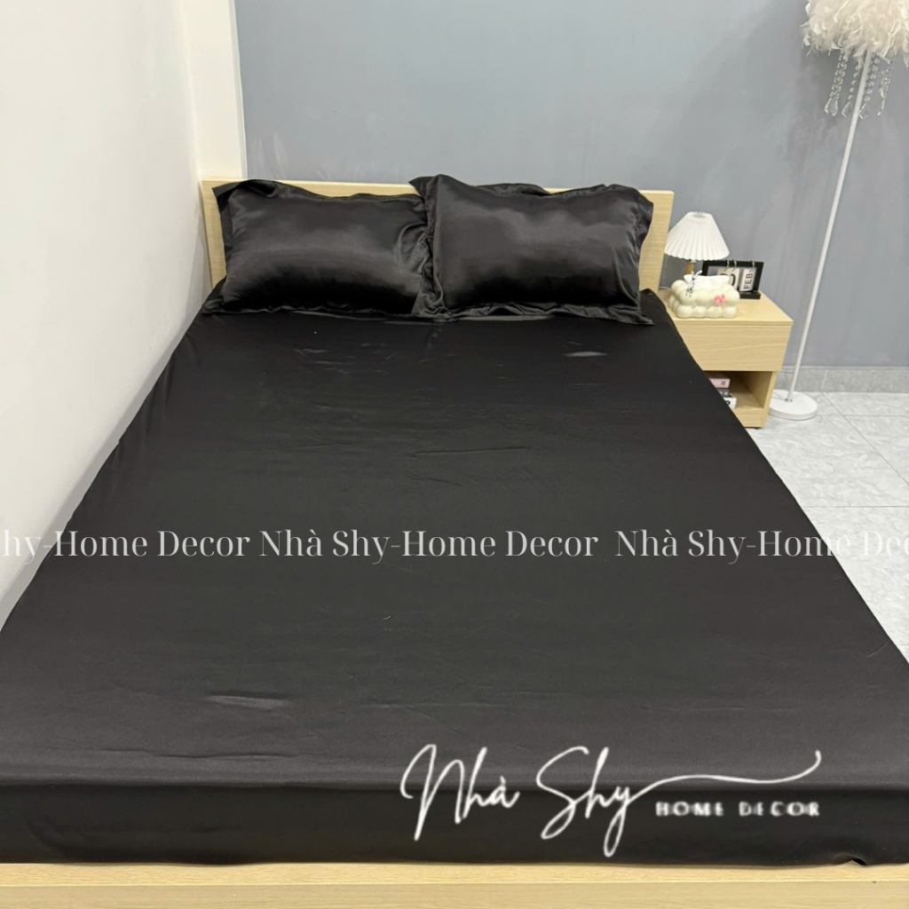 Trọn Bộ Drap Giường Phi Lụa Bóng Cao Cấp Màu Đen Đủ Size - Set 4 Món và 5 Món - Nhà Shy Home Decor