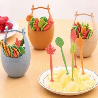 Bộ 10 dĩa xiên hoa quả kèm lọ đựng nhựa 3399 cho bé - Việt Nhật