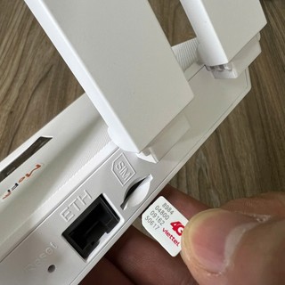 Bộ phát wifi từ sim 4G, Cục phát wifi 4G R611C tích hợp wifi 6 khỏe và chạy 24/24