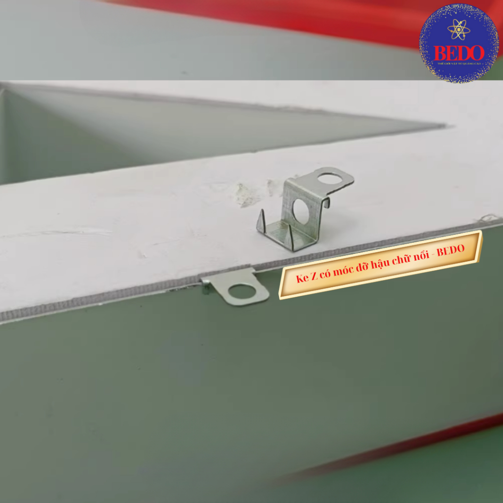 [ TÚI 100C ] Ke Chữ Z Đỡ Hậu BEDO Thép Có Móc Nhọn Ke Ghim Fomex Chữ Nổi Quảng Cáo Chắc Chắn Bền Đẹp