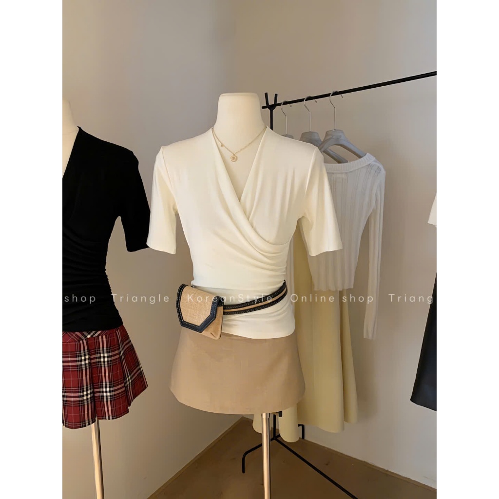 Triangle - Jasmin Shirt - Áo thun Wgwe có tay cổ V đan chéo phong cách Hàn Quốc thanh lịch và dễ mặc, ứng dụng cao